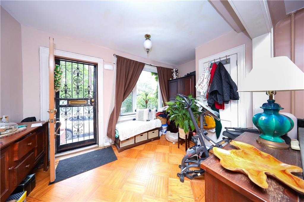 32 Gatling Place, Brooklyn, New York image 9