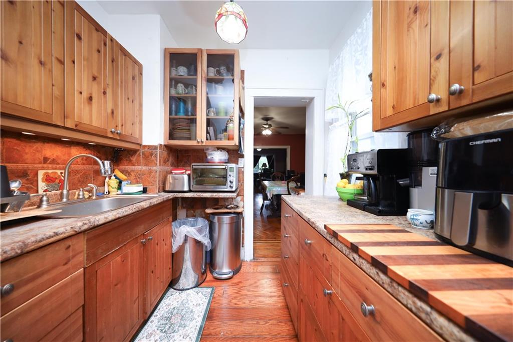 32 Gatling Place, Brooklyn, New York image 15