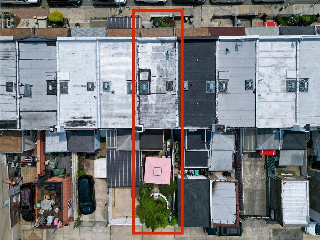 32 Gatling Place, Brooklyn, New York image 6