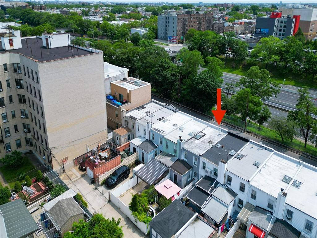 32 Gatling Place, Brooklyn, New York image 4
