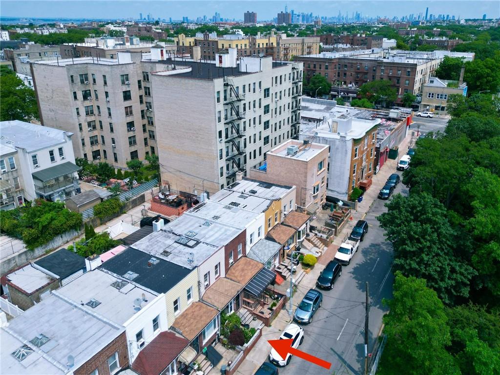 32 Gatling Place, Brooklyn, New York image 3