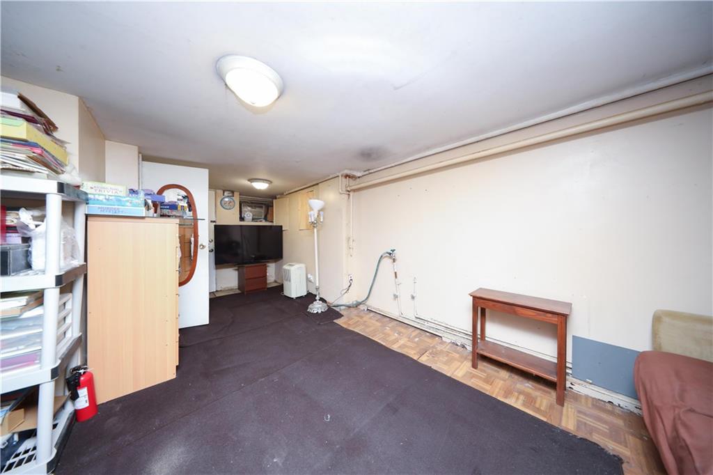 32 Gatling Place, Brooklyn, New York image 19