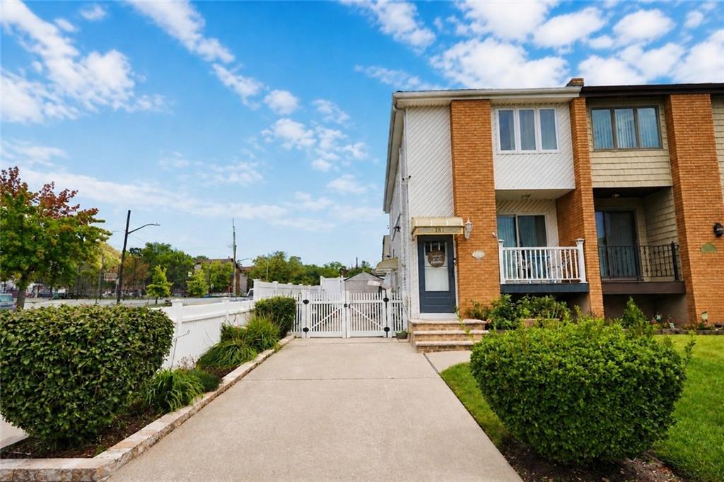Photo of 283 Elverton Avenue, Staten Island, NY 10308 (MLS # 505002)