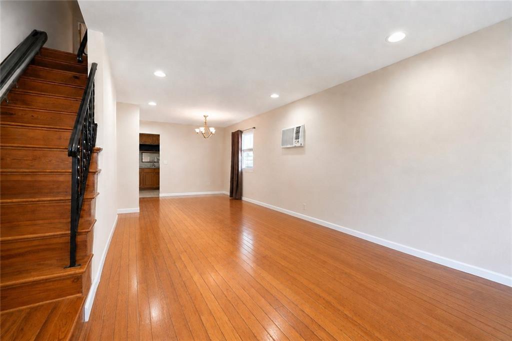 Photo of 318 Seaver Avenue, Staten Island, NY 10305 (MLS # 503587)