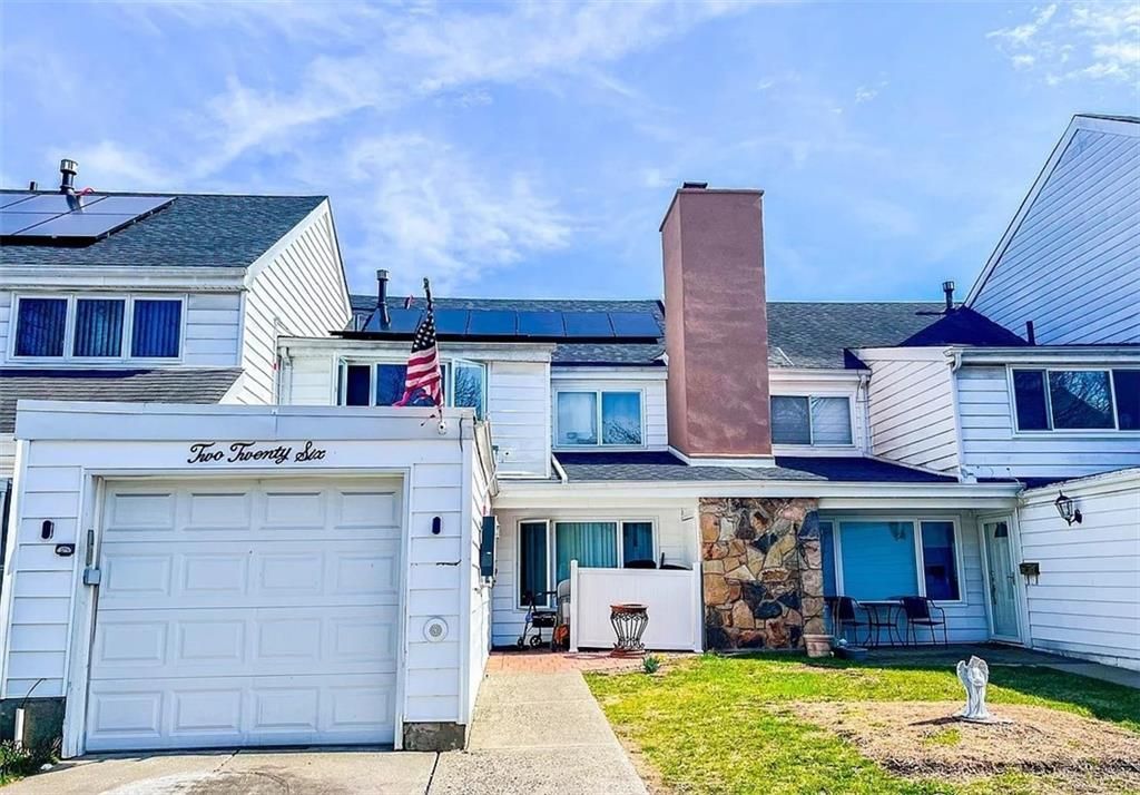 Photo of 22 Dover Green, Staten Island, NY 10312 (MLS # 500379)
