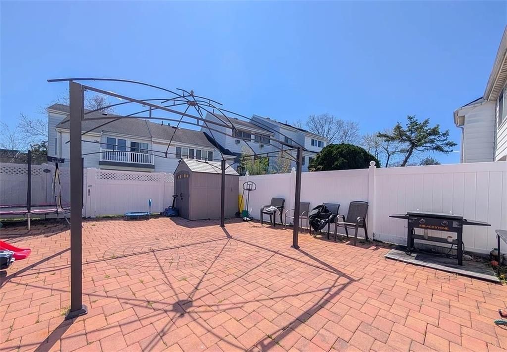 Photo of 22 Dover Green, Staten Island, NY 10312 (MLS # 500379)