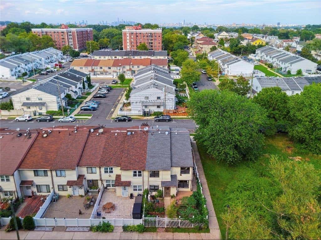 Photo of 200A Pierce Street, Staten Island, NY 10304 (MLS # 503507)