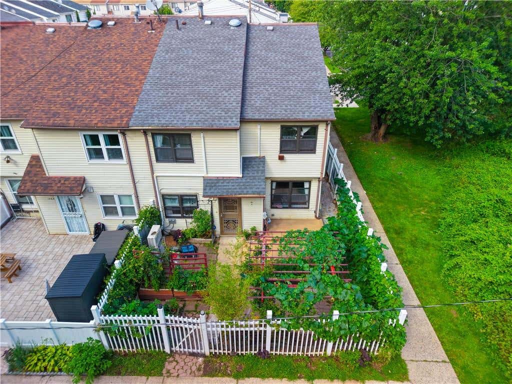 Photo of 200A Pierce Street, Staten Island, NY 10304 (MLS # 503507)