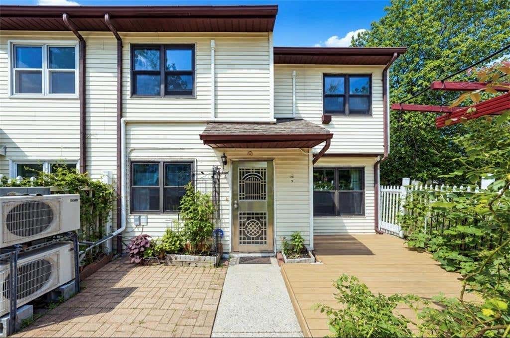Photo of 200A Pierce Street, Staten Island, NY 10304 (MLS # 503507)