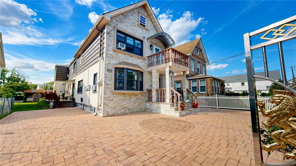 Photo of 3985 Victory Boulevard, Staten Island, NY 10314 (MLS # 504181)