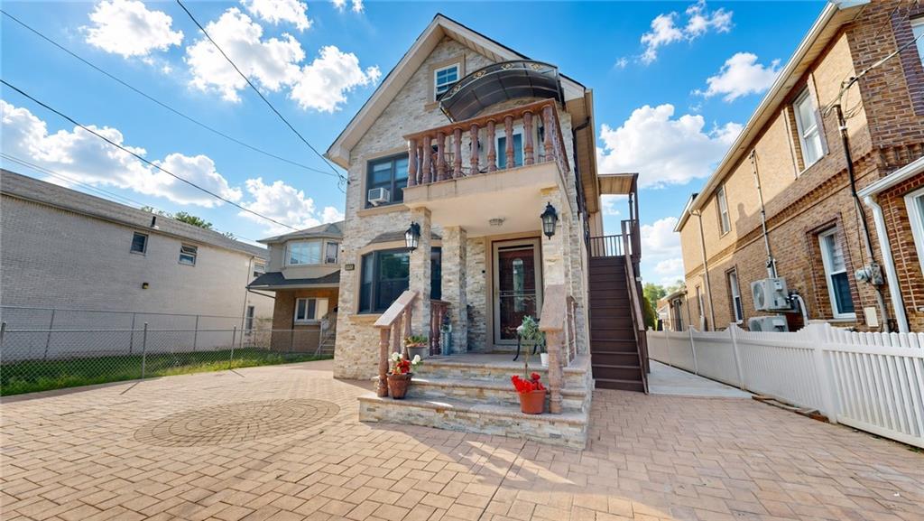 Photo of 3985 Victory Boulevard, Staten Island, NY 10314 (MLS # 504181)