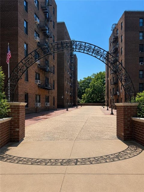 Homes For Sale - 83-75 Woodhaven Boulevard #2H<br/> Woodhaven, NY 11421