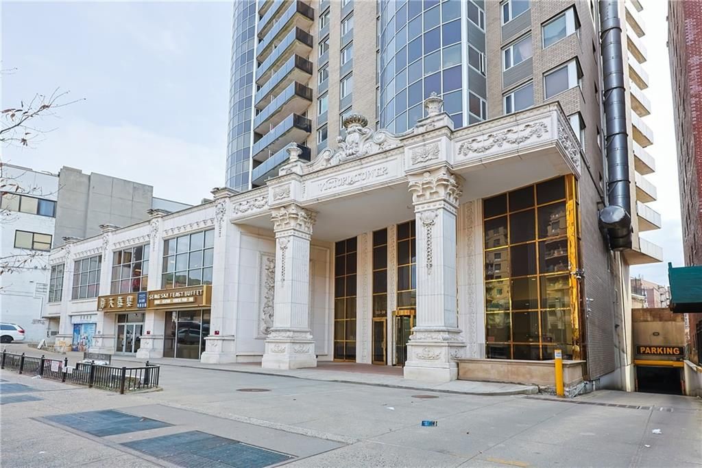 Photo of 133-38 Sanford Avenue #17B, Flushing, NY 11355 (MLS # 499697)