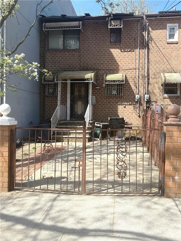 592 Powell Street, Brooklyn, New York image 4