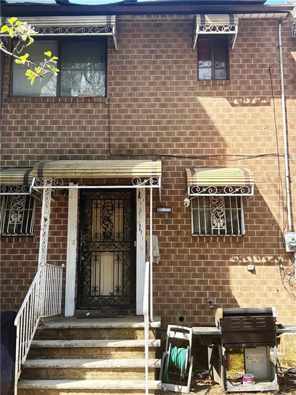 592 Powell Street, Brooklyn, New York image 2
