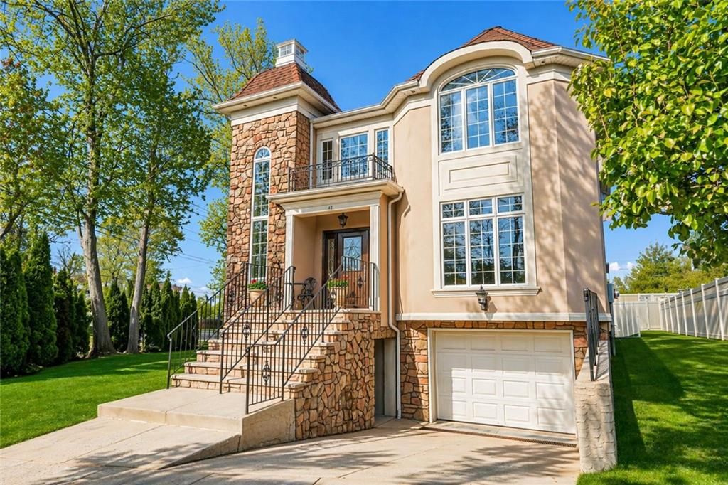 Photo of 41 St. Edward Lane, New York, NY 10309 (MLS # 500852)