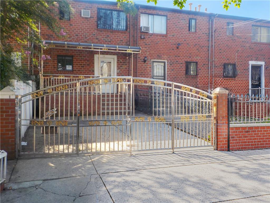 Photo of 582 Barbey Street, Brooklyn, NY 11207 (MLS # 505174)