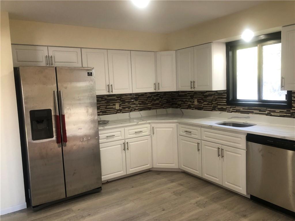 39 Magaw Place, West Babylon, New York image 9