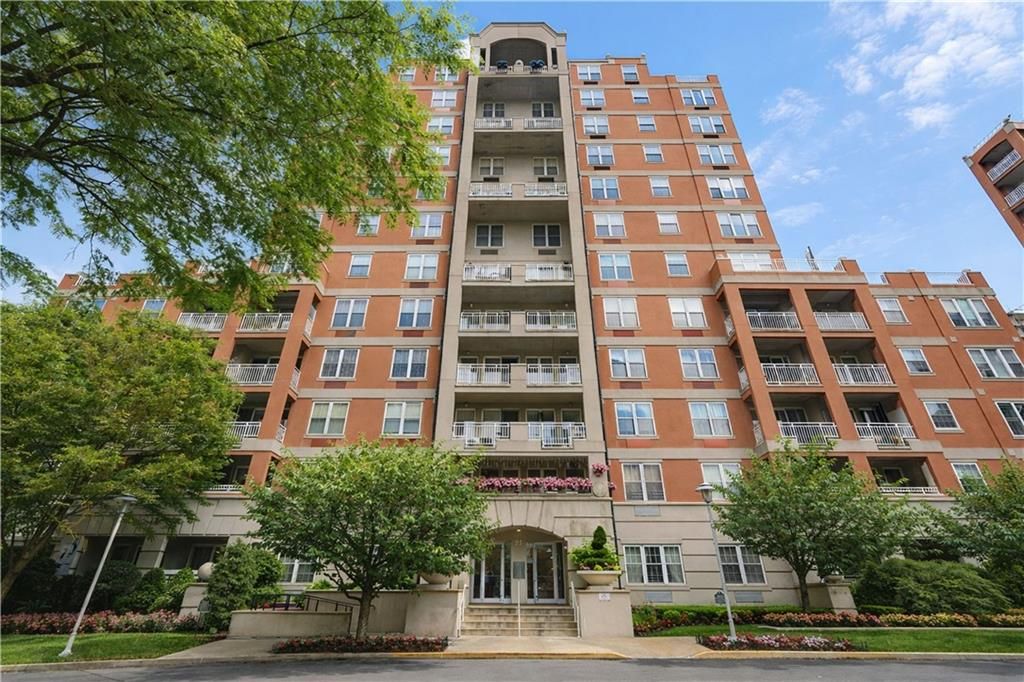 Photo of 55 Oceana Drive #Ph3E, Brooklyn, NY 11235 (MLS # 502498)