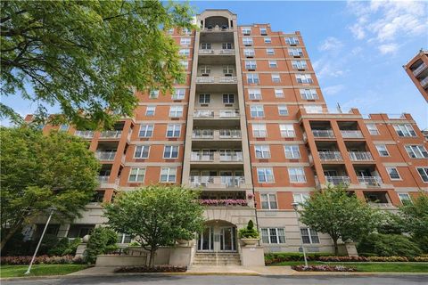 Condo For Sale - 55 Oceana Drive #PH3E<br/> Brooklyn, NY 11235