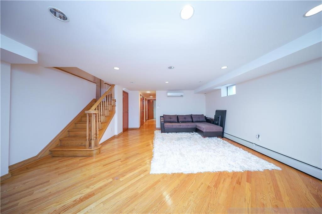 61 Exeter Street, Brooklyn, New York image 27