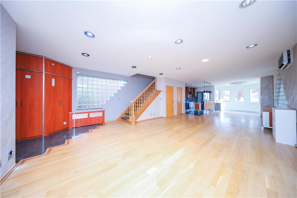 61 Exeter Street, Brooklyn, New York image 7