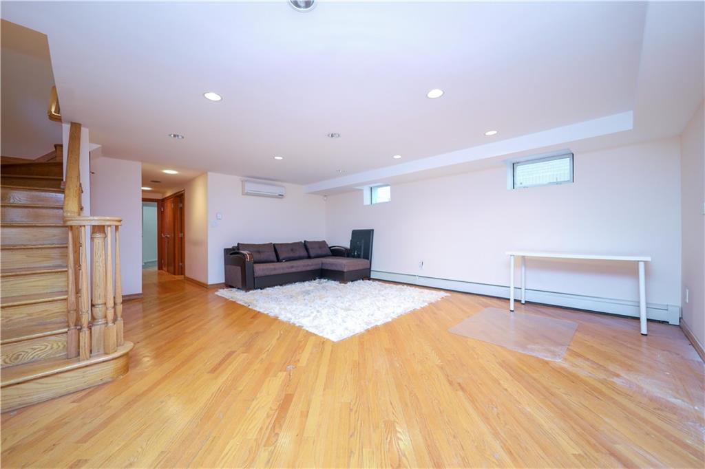 61 Exeter Street, Brooklyn, New York image 28