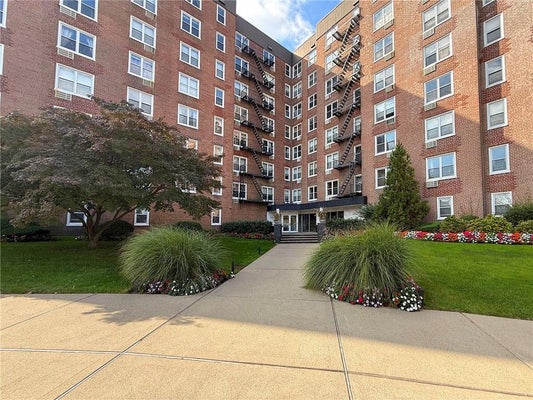 350 RICHMOND TER APT 1W, STATEN ISLAND, NY 10301 - Image ebc2d790a4691c8cc708a018ea64a2fa/195434812