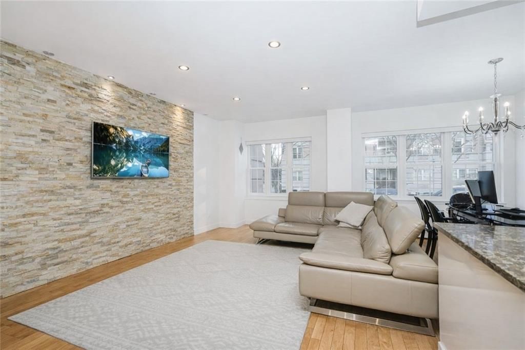 Photo of 75 Oceana Drive #1H, Brooklyn, NY 11235 (MLS # 498676)