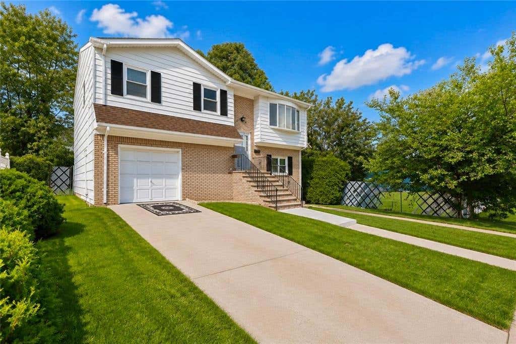 Photo of 3996 Richmond Avenue, Staten Island, NY 10312 (MLS # 503706)