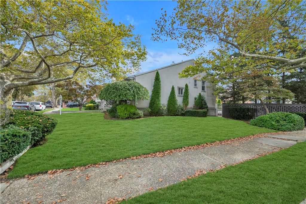 Photo of 389 Mayfair Drive, Brooklyn, NY 11234 (MLS # 500276)