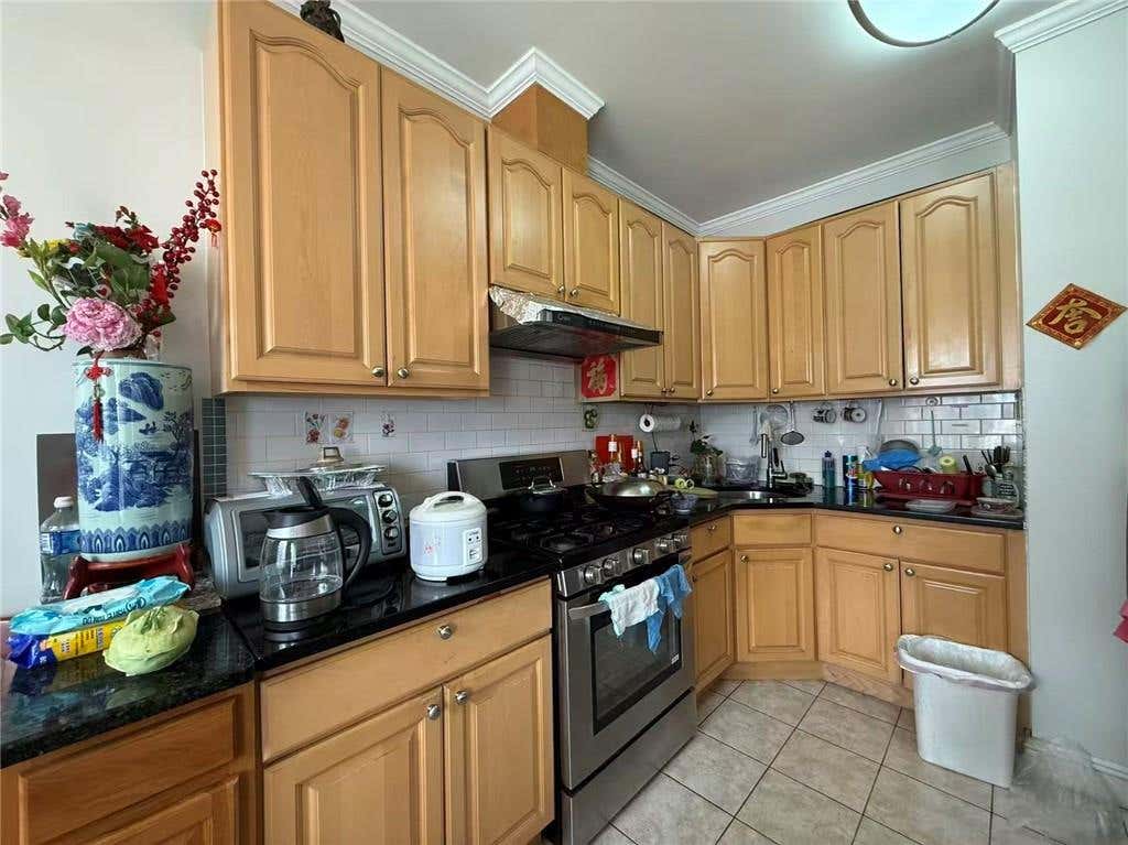 Photo of 301 Bay 20th Street, Brooklyn, NY 11214 (MLS # 502014)