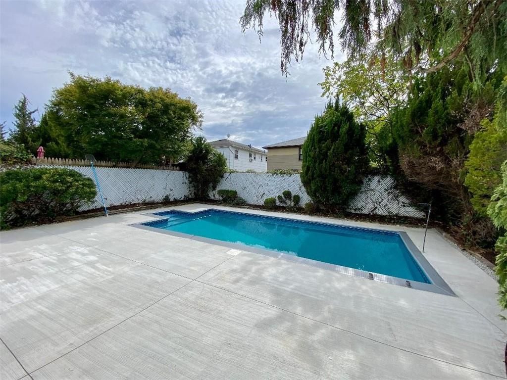 Photo of 20 Copley Street, Staten Island, NY 10314 (MLS # 499259)