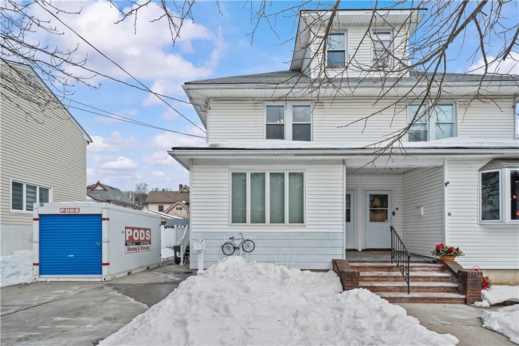 Photo of 33 Delaware Avenue, Staten Island, NY 10304 (MLS # 498964)