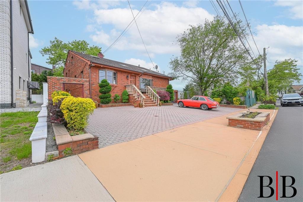 80 Whitman Drive, Brooklyn, New York image 2