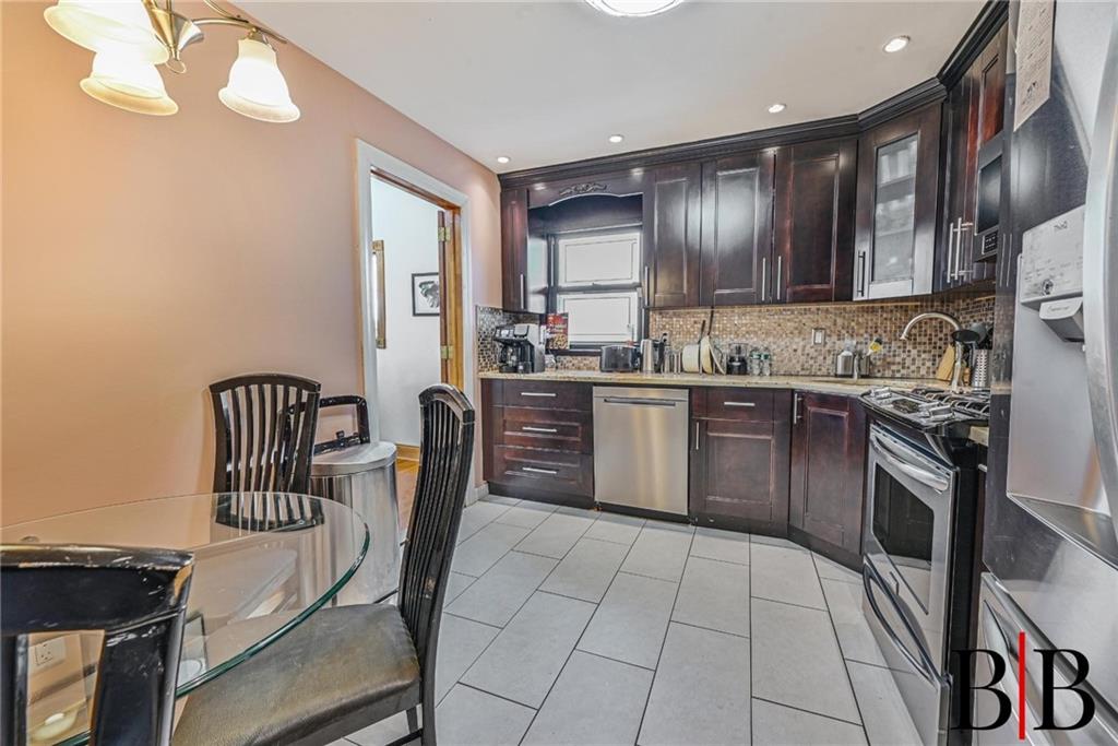 80 Whitman Drive, Brooklyn, New York image 13