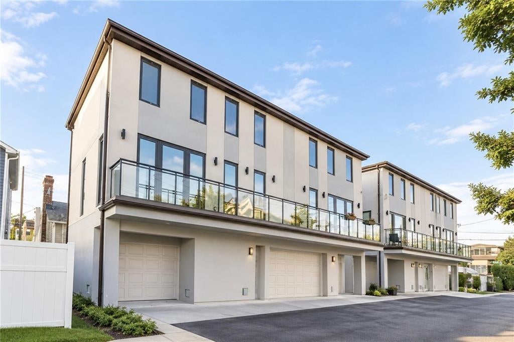 Photo of 33 Keen Court, Brooklyn, NY 11229 (MLS # 505308)