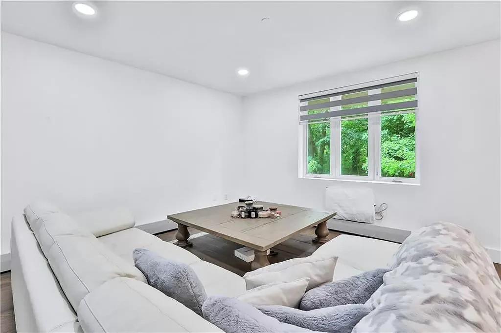 Photo of 3368 Shore Parkway #2B, Brooklyn, NY 11235 (MLS # 504123)