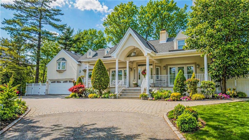 Photo of 26 High Point Road, Staten Island, NY 10304 (MLS # 500853)