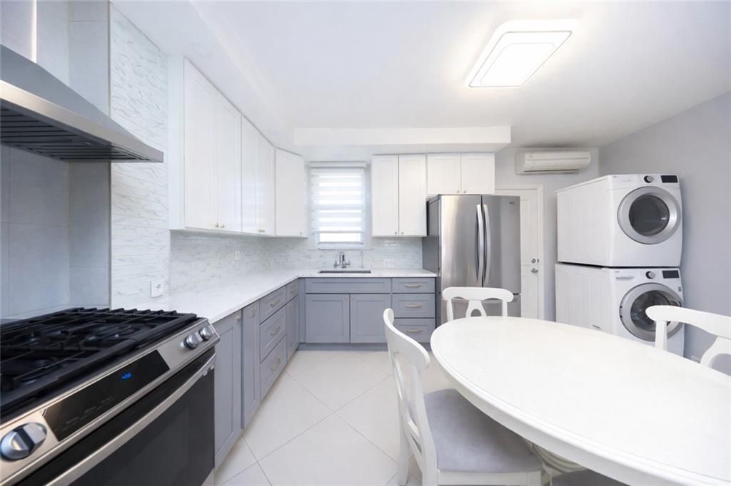 Photo of 259 Bay 13th Street, Brooklyn, NY 11214 (MLS # 500440)