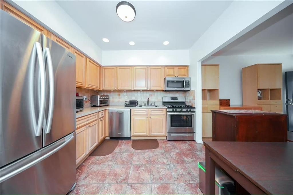1817 73rd Street #1B, Brooklyn, New York image 3