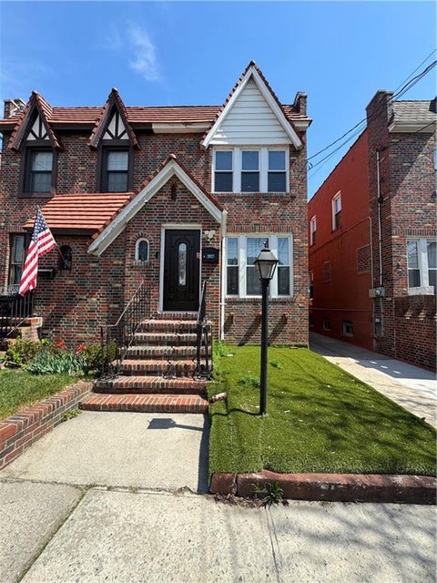 Townhouse For Sale - 2027 35th Street<br/> Brooklyn, NY 11234