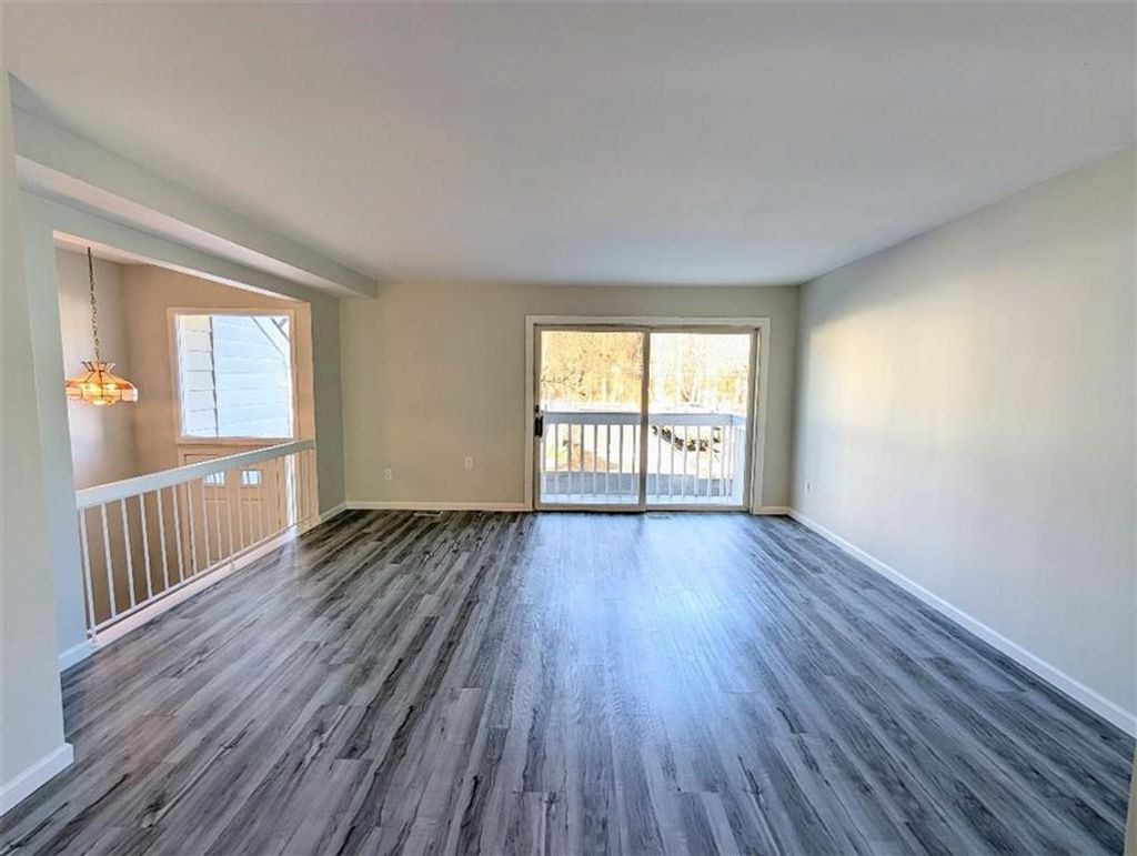 Photo of 224 Forest Green Grn, Staten Island, NY 10312 (MLS # 499481)