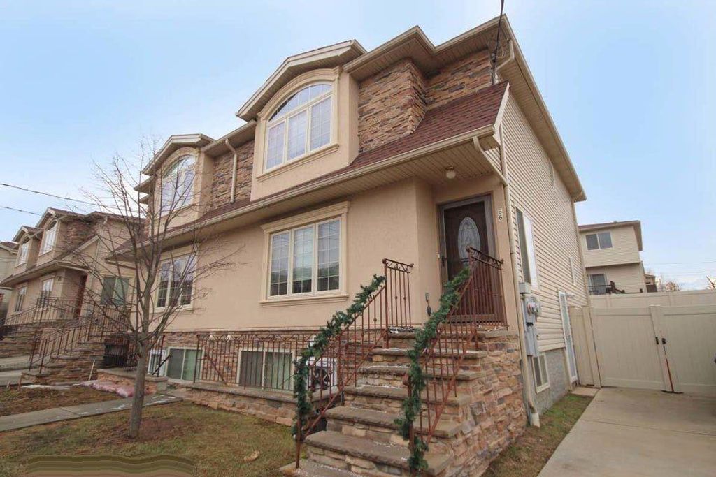 Photo of 66 Plumtree Lane, Staten Island, NY 10309 (MLS # 500547)