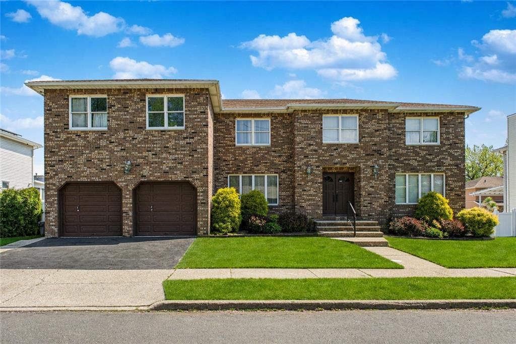 Photo of 85 Nancy Lane, Staten Island, NY 10307 (MLS # 500910)