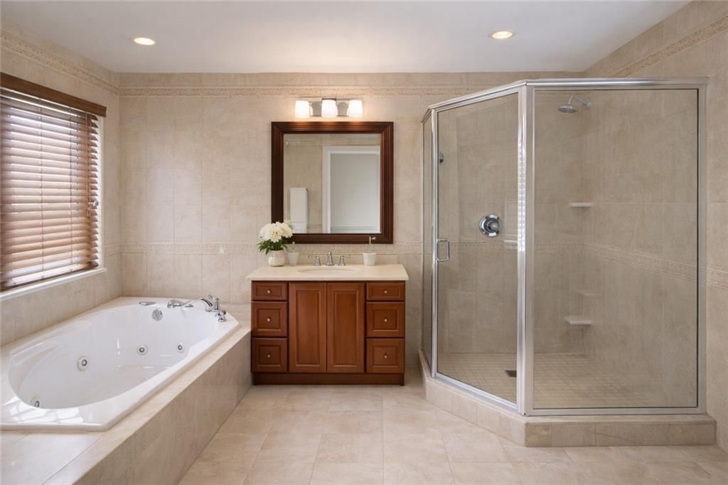 Photo of 205 Essex Drive, Staten Island, NY 10314 (MLS # 500281)