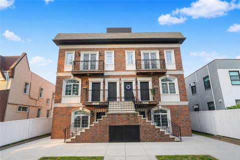 Townhouse For Sale - 1023 72nd Street #3A<br/> Brooklyn, NY 11228