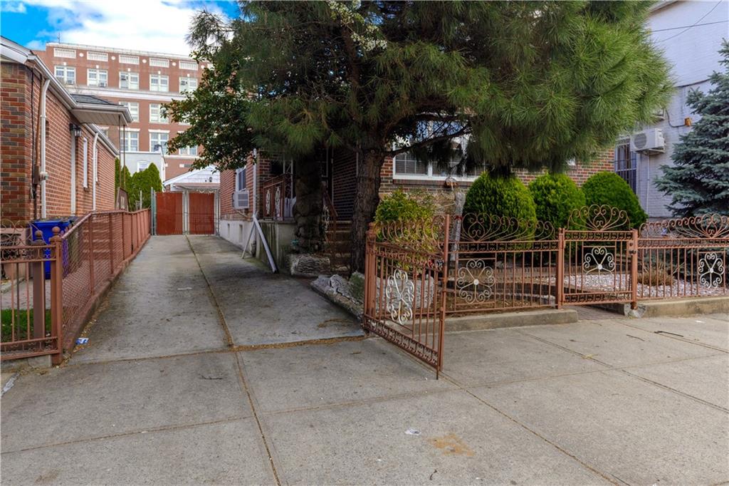 2421 1st Street, Brooklyn, New York image 2
