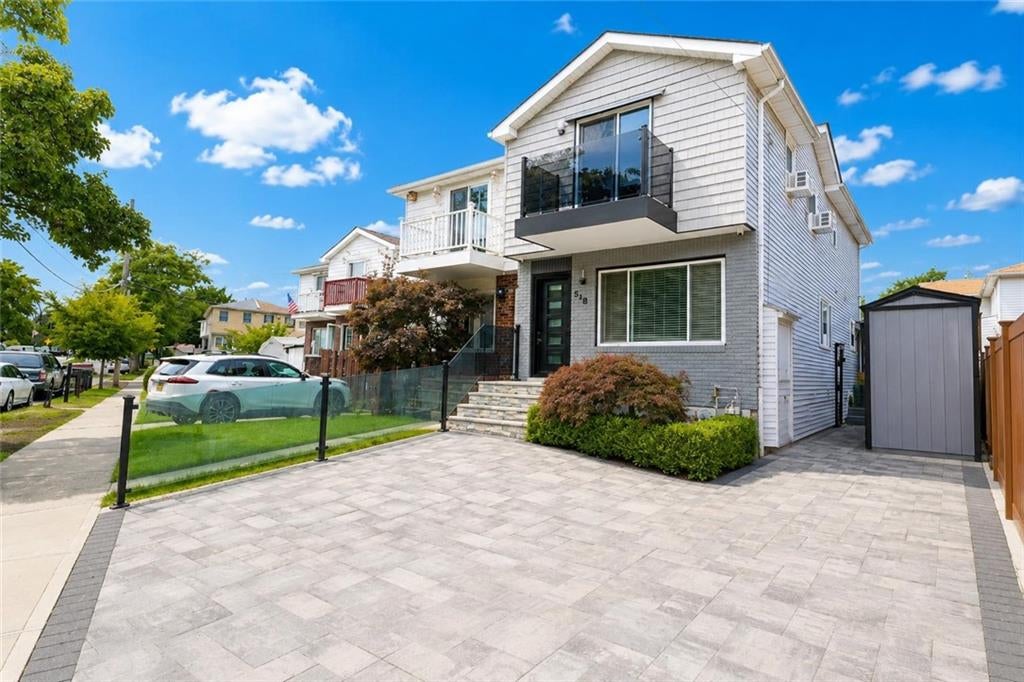 Photo of 518 Tennyson Drive, Staten Island, NY 10312 (MLS # 503464)
