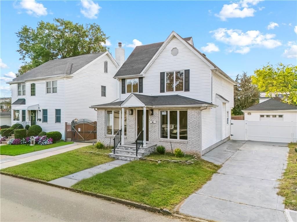 Photo of 220 Sprague Avenue, Staten Island, NY 10307 (MLS # 496578)